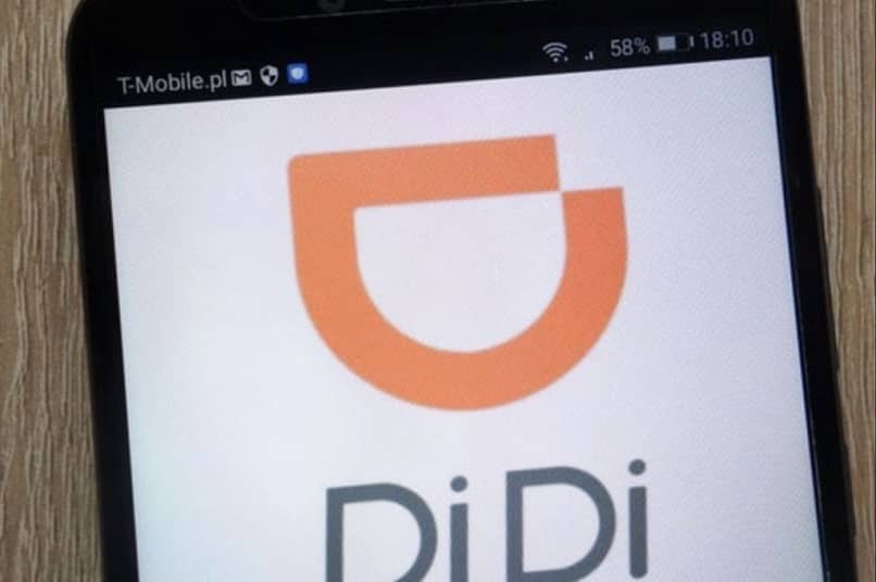 mobile with didi logo