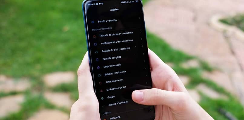 How to enable dark mode on your iPhone to save battery