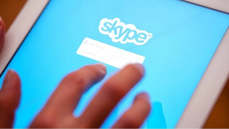 How to use two cameras in Skype?  – Learn this trick