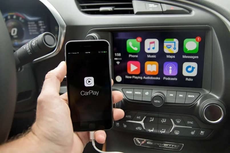 How to organize or customize Apple Carplay applications with iPhone iOS