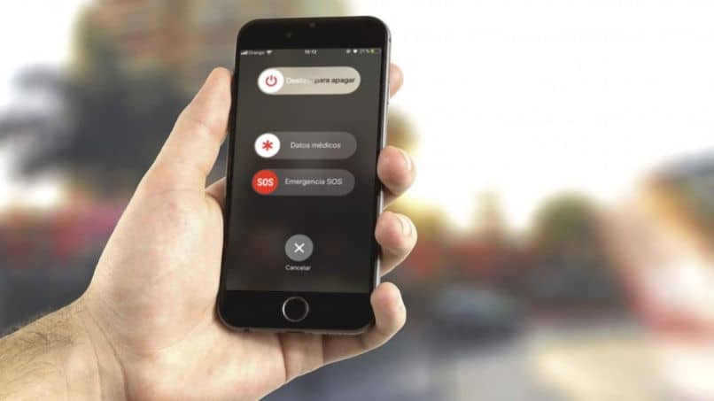 How to make an emergency call with my iPhone totally free