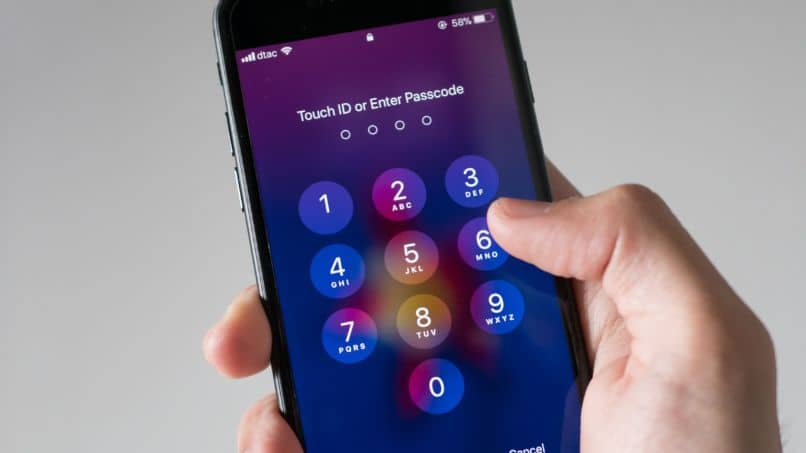 How to Put iPhone iOS Lock Screen on Android – Easy and Fast
