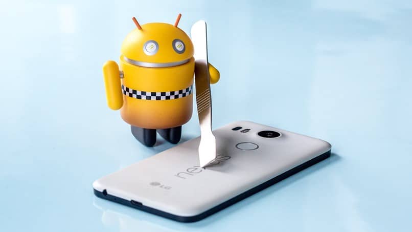 robot amarillo android