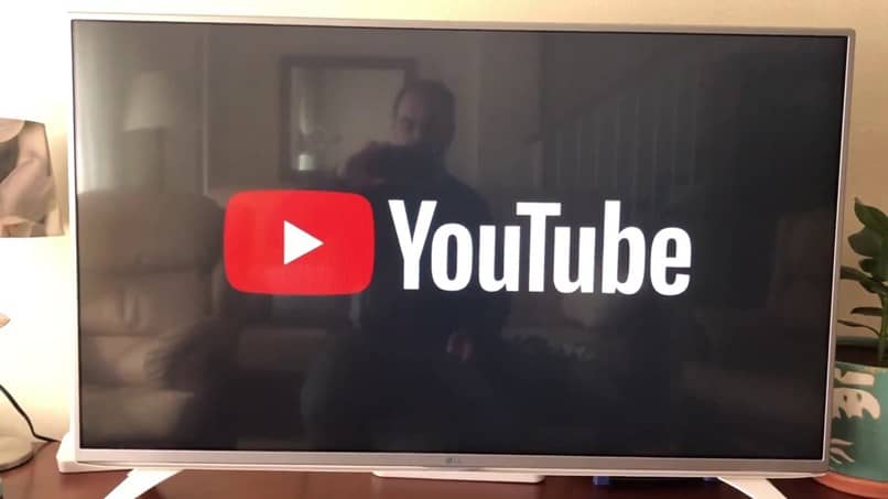 Why did YouTube disappear from my Smart TV? - Solution