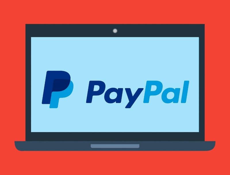 Logo de Paypal en pantalla de laptop
