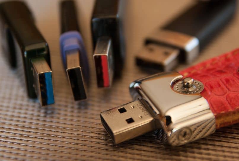 How to connect a USB 2.0 pendrive device to a USB 3.0 port? - Very easy