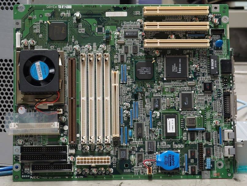 How do I know the model of my motherboard that I have installed in my Windows PC? - Very easy