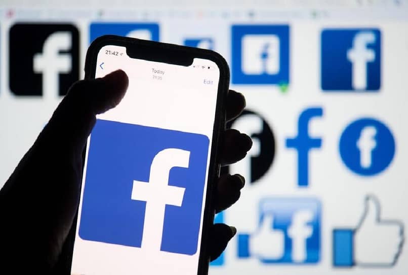 How to prevent and disable Facebook access to my mobile camera