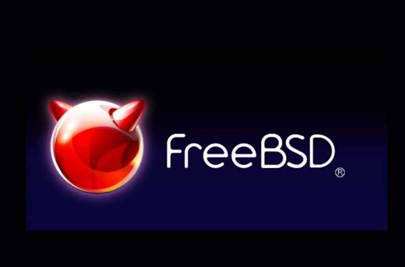 logo rojo con fondo azul y negro letras blancas de FreeBSD