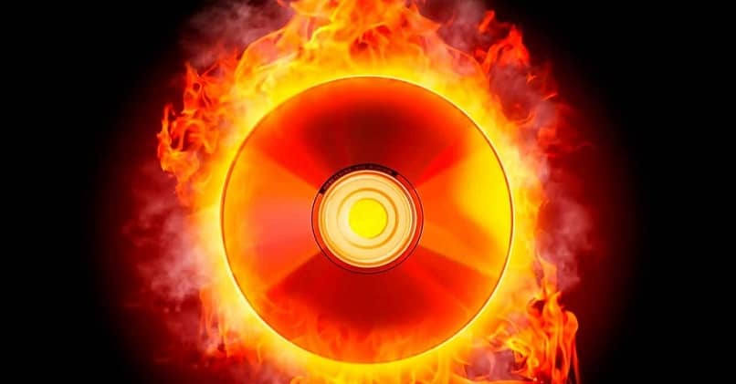CD en llamas
