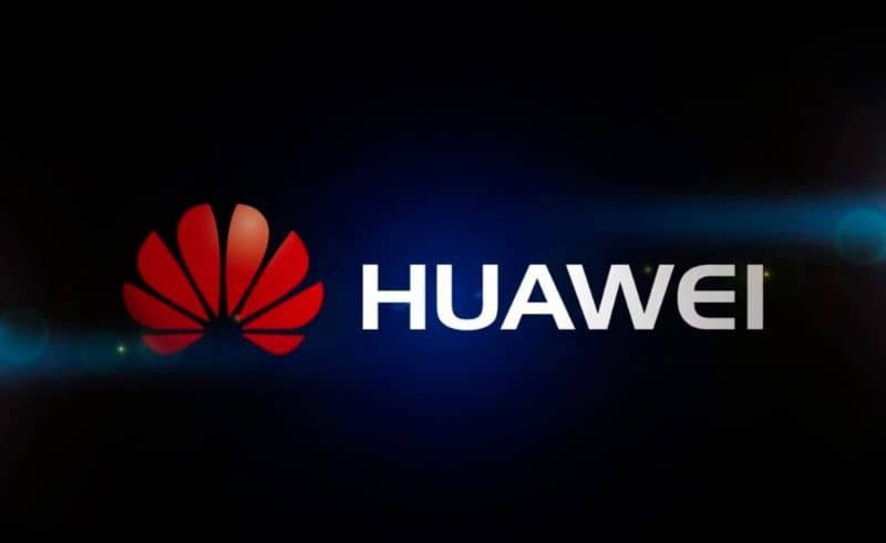 Logo Huawei sobre un fondo oscuro