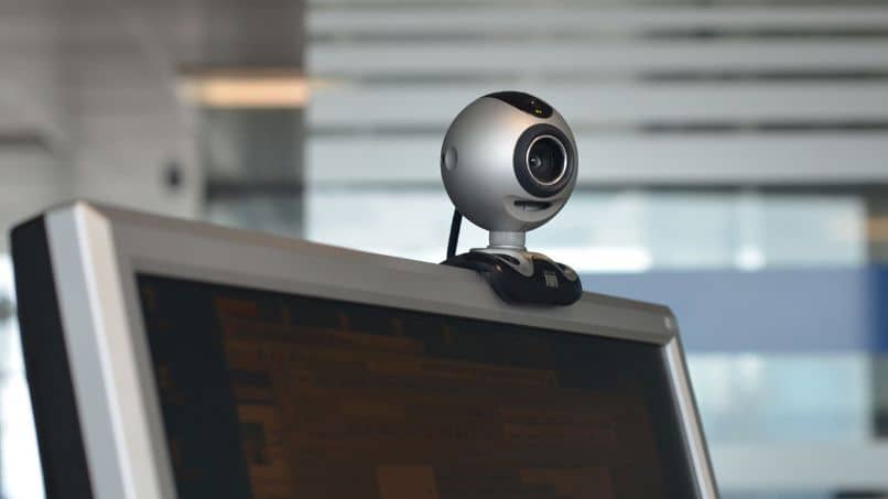 How to avoid being spied on through my computer's webcam