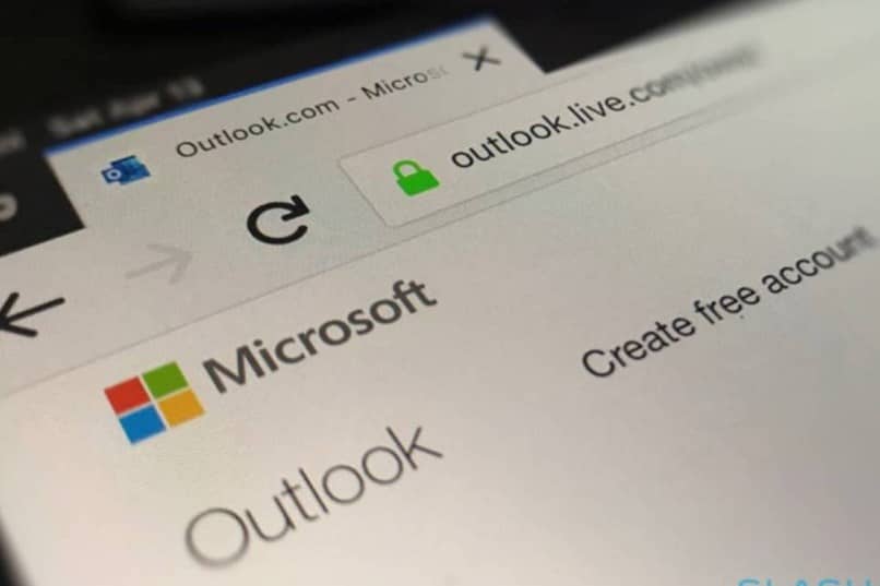 How to make letter or text larger in an Outlook email