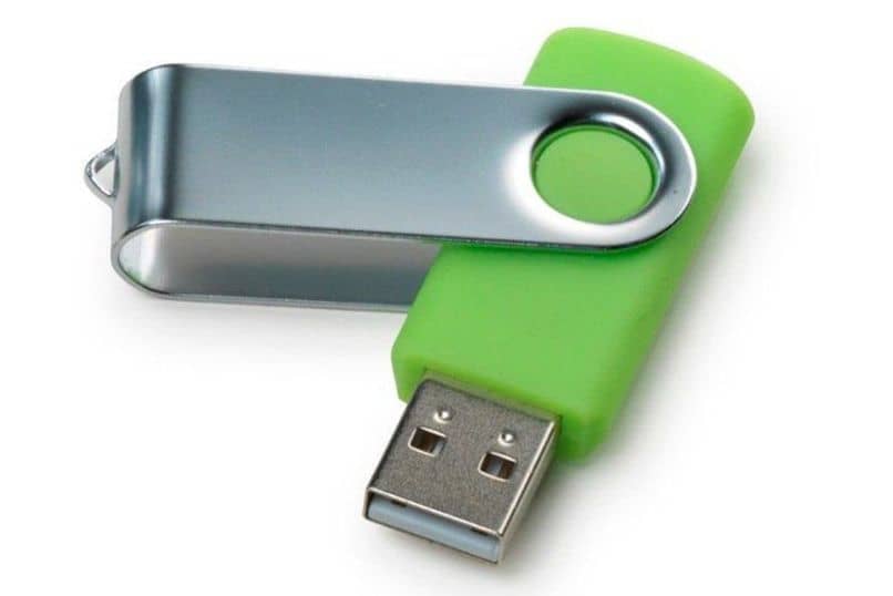 Флешка 10. USB-накопителе fat32. Флешка фат 32. Фарт 32 флешка. Fat USB 32gb.
