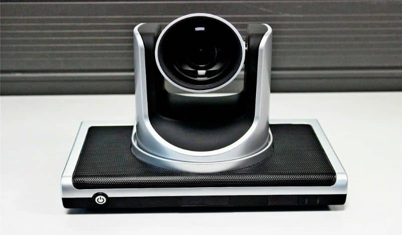 How to set up a built-in webcam on Windows laptop