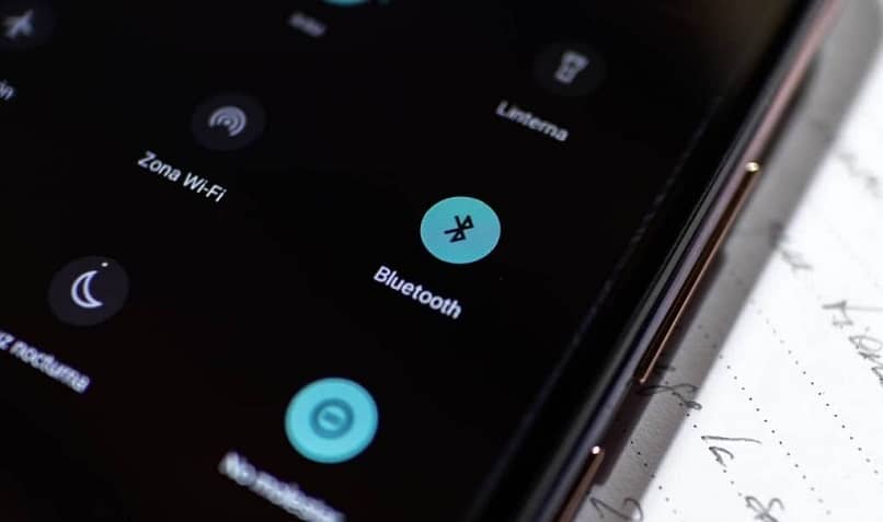 How to connect two bluetooth devices at the same time on Android